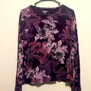 Nice cute purple floral Classic Long sleeve Tee!